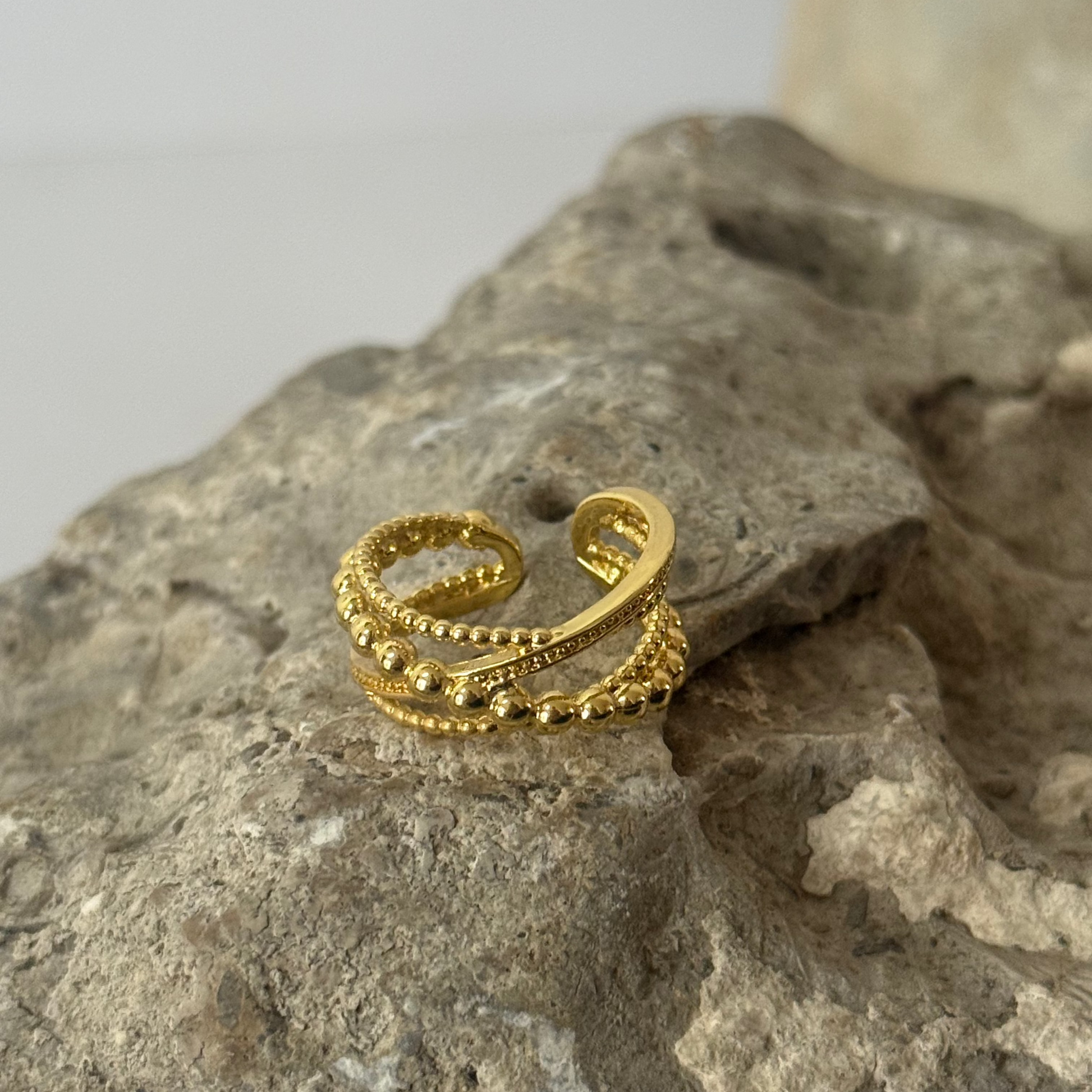 Anillo Torcido Cuentas Redondas